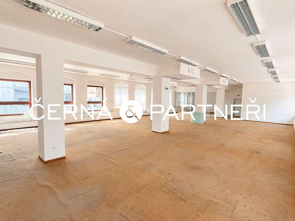 Pronájem kanceláře 264 m²