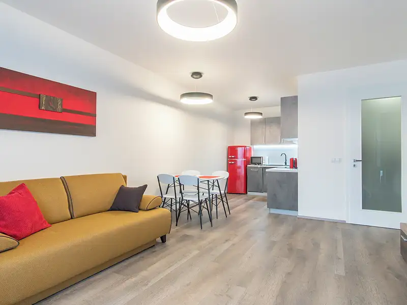 Pronájem bytu 2+kk 67 m², Praha – náhled fotky 1
