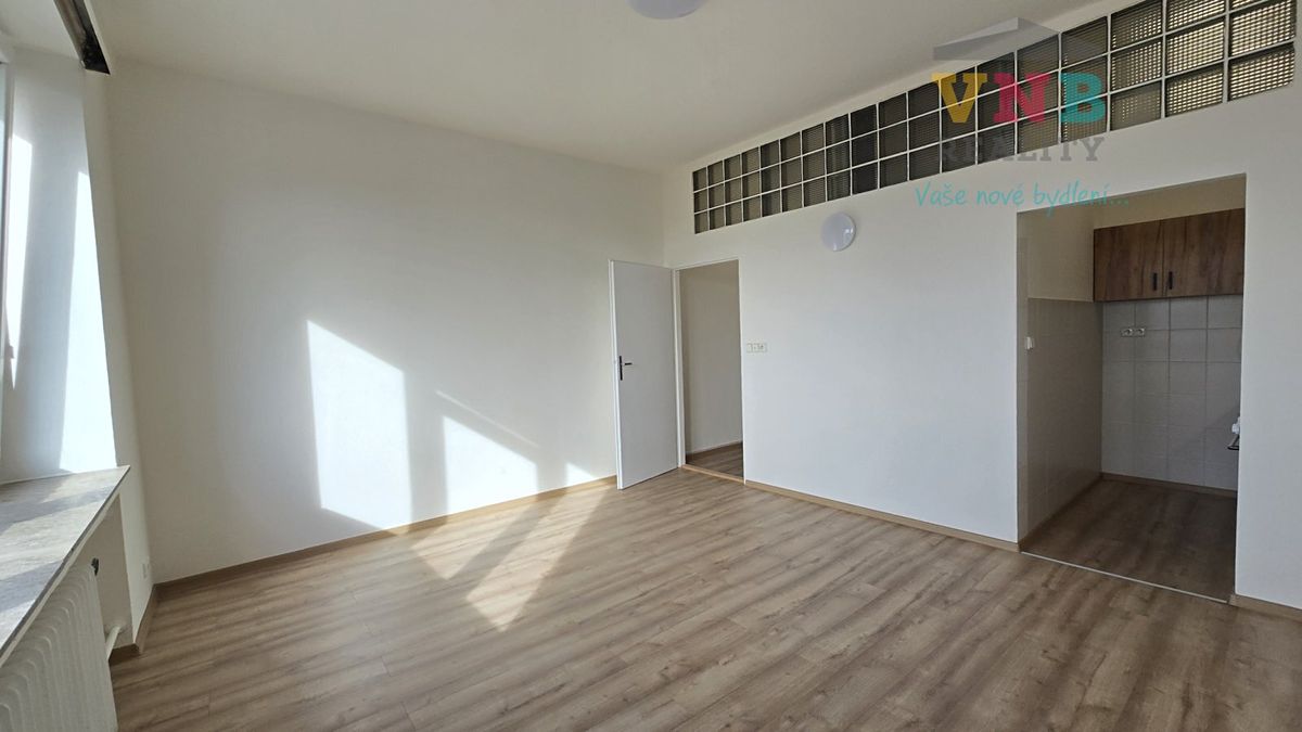 Pronájem bytu 1+kk 28 m² – fotografie 5