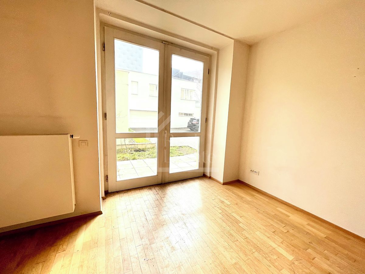 Pronájem bytu 2+kk 65 m² – fotografie 4