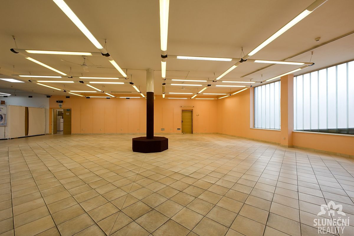 Pronájem obchodního prostoru 86 m² – fotografie 3