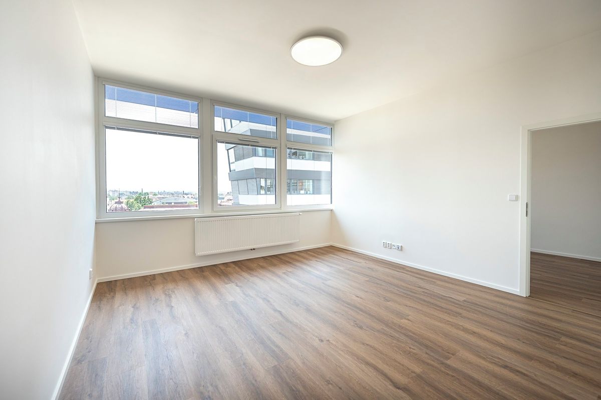 Pronájem bytu 2+kk 47 m² – fotografie 3