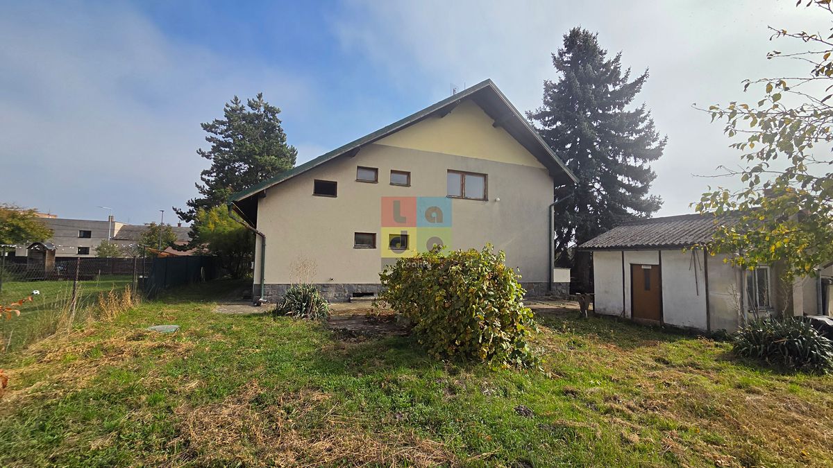 Prodej vícegeneračního domu 145 m², pozemek 1153 m² – fotografie 3