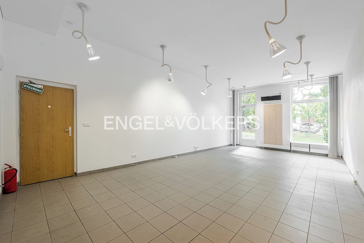 Pronájem obchodního prostoru 45 m² – fotografie 3
