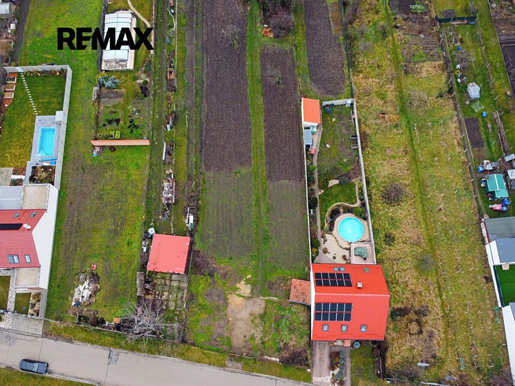 Grundstück zum Kauf, 553 m² (1 von 9)