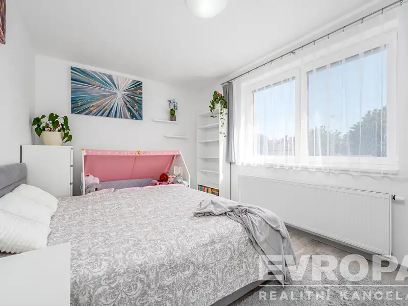 Pronájem bytu 2+kk 53 m², Hostivice – náhled fotky 3