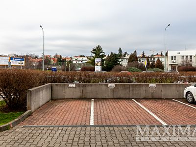 Pronájem garážového stání 4 m²