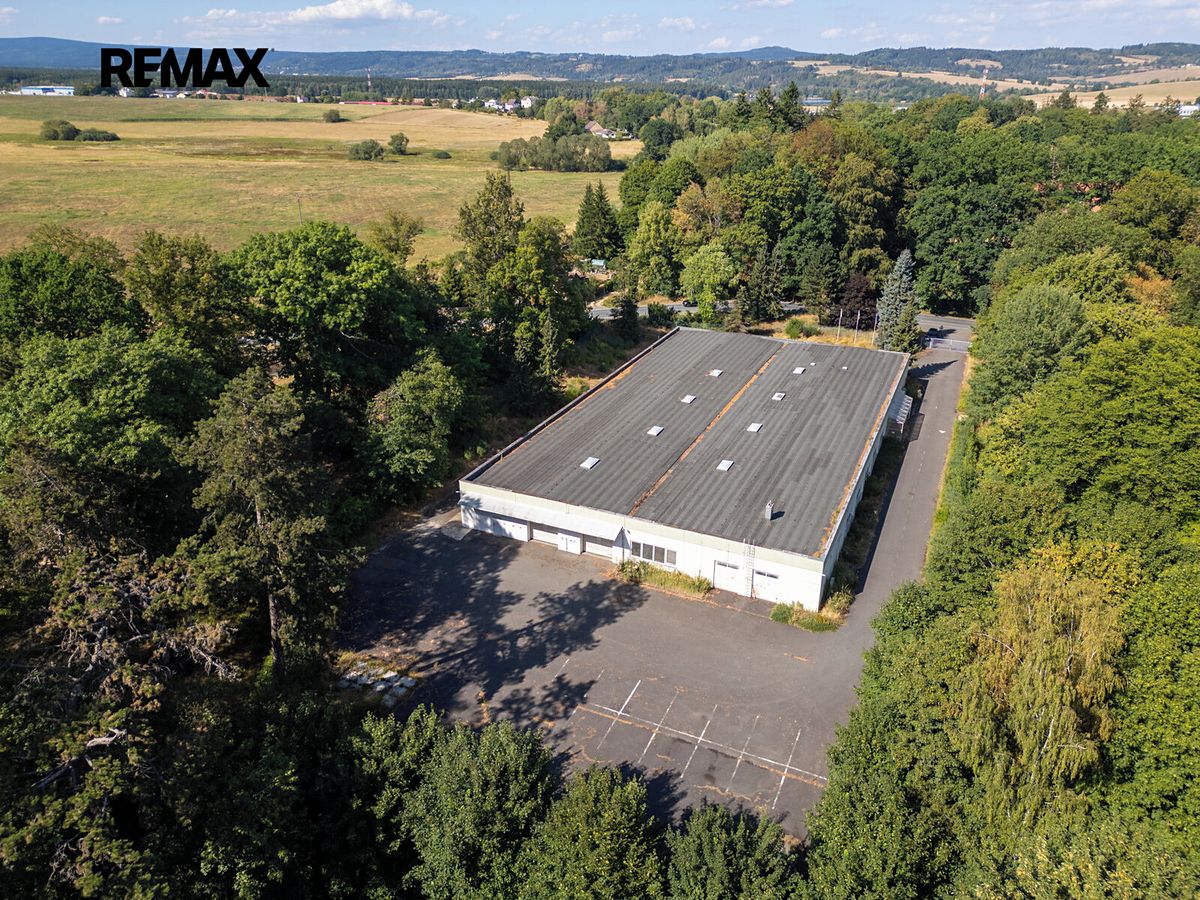 Pronájem výrobní haly, prostoru 2489 m²