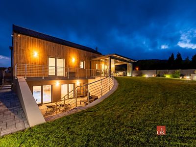 Prodej rodinného domu 333 m², pozemek 1002 m²