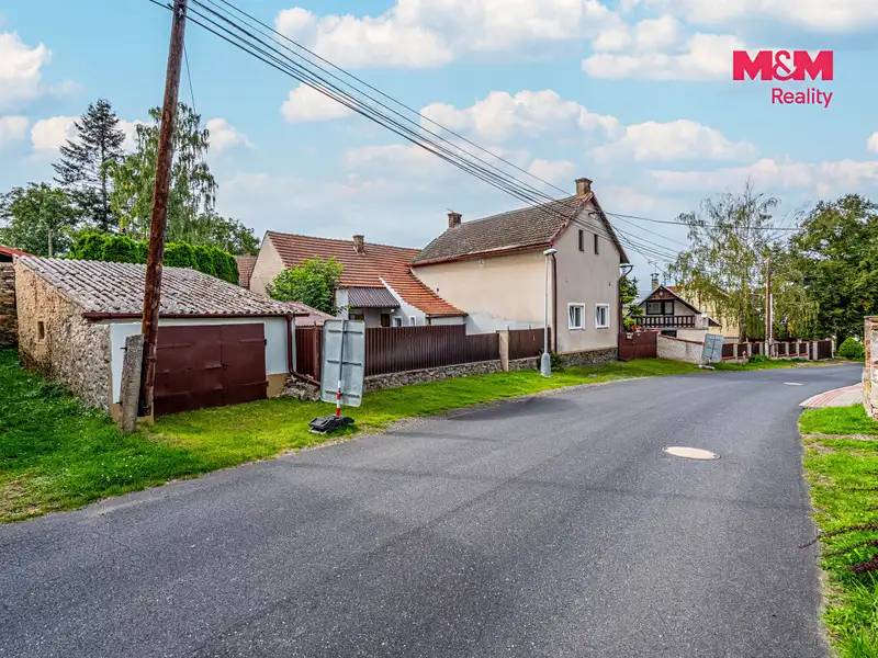 Prodej rodinného domu 187 m², pozemek 762 m², Lošany – náhled fotky 2