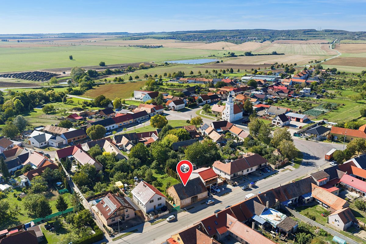 Prodej stavebního pozemku 700 m² – fotografie 2