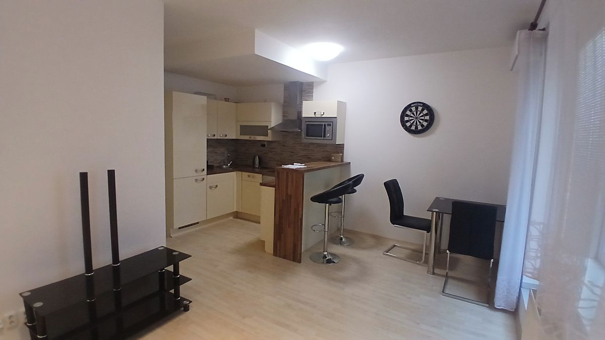 Pronájem bytu 2+kk 50 m² – fotografie 2