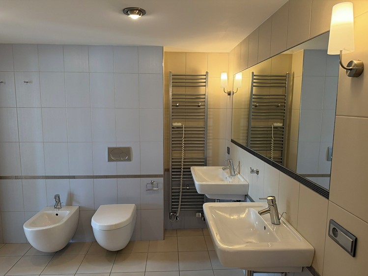 Квартира 4+kk на продаж, 95 м² (17 з 27)