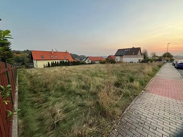 Prodej stavebního pozemku 1009 m², Třebotov – náhled fotky 2