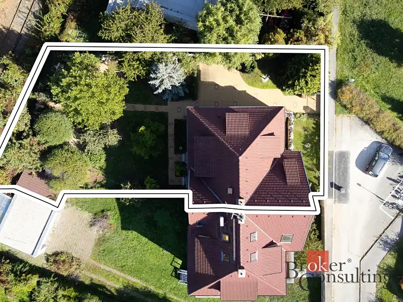 Prodej vily 331 m², pozemek 721 m², Praha – náhled fotky 3