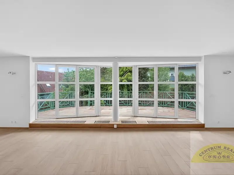 Prodej rodinného domu 330 m², pozemek 846 m², Dubí – náhled fotky 3