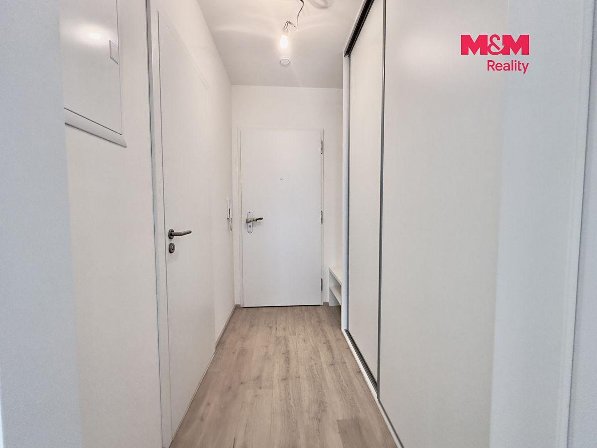 Pronájem bytu 1+kk 34 m² – fotografie 5