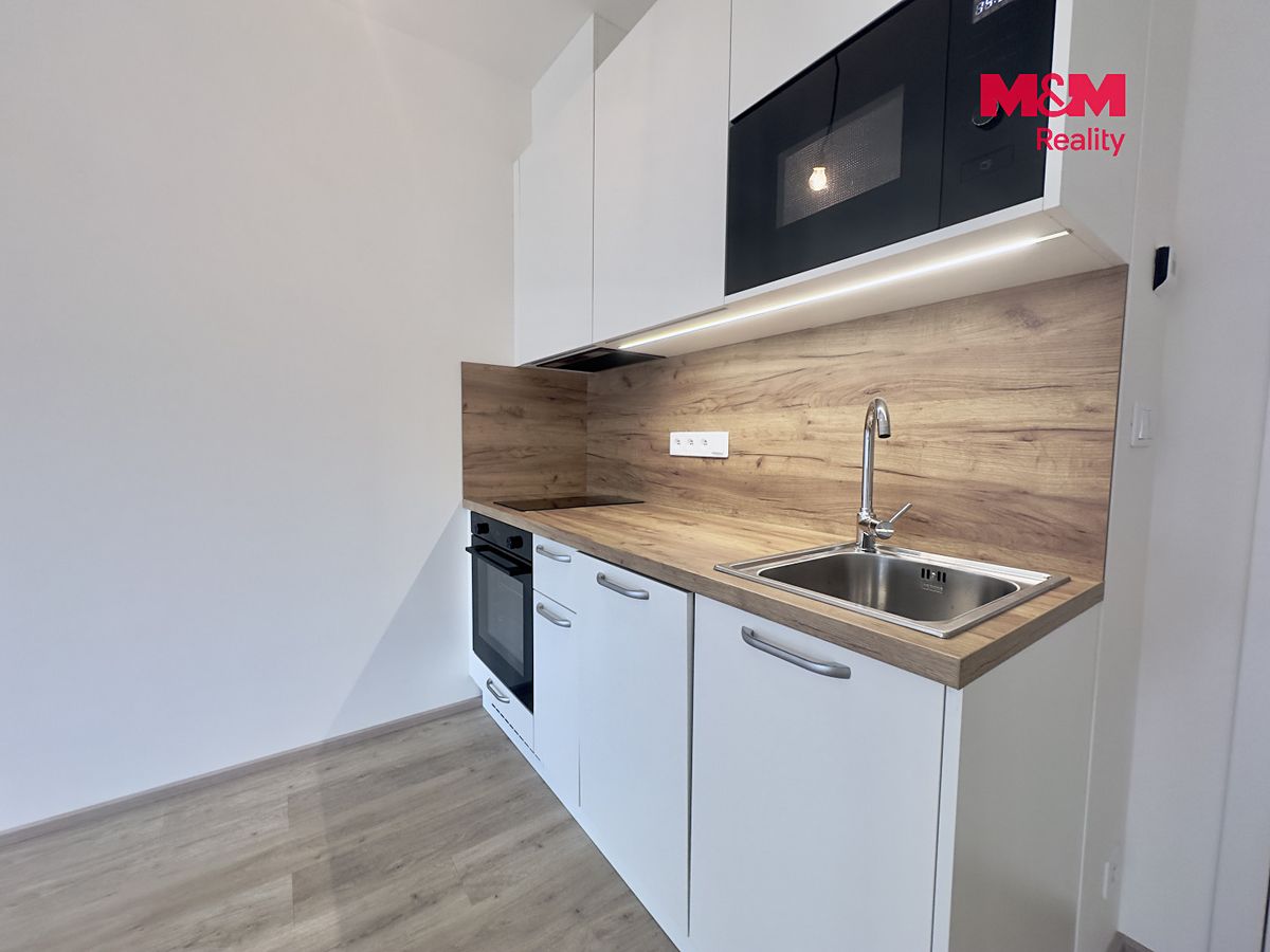 Pronájem bytu 1+kk 34 m² – fotografie 4