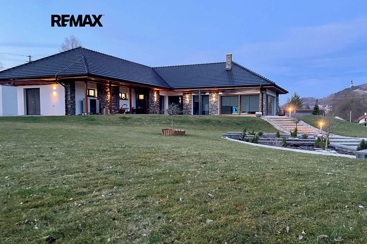 Prodej rodinného domu 255 m², pozemek 1650 m², Štramberk – fotka 1 z 3