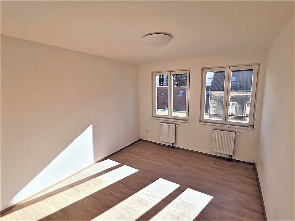 Pronájem bytu 2+kk 56 m² – fotografie 5