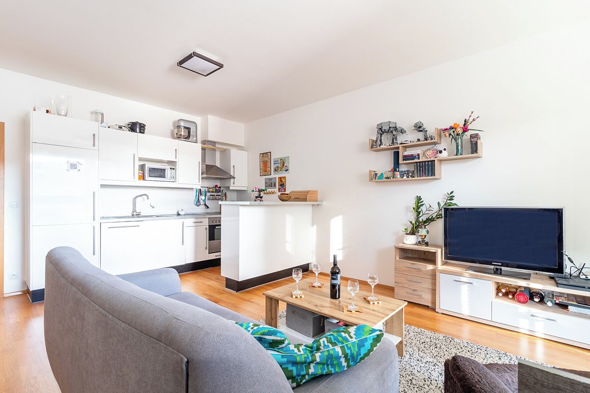 Pronájem bytu 2+kk 62 m² – fotografie 3