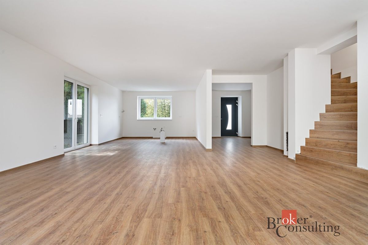 Prodej vily 316 m², pozemek 701 m² – fotografie 4
