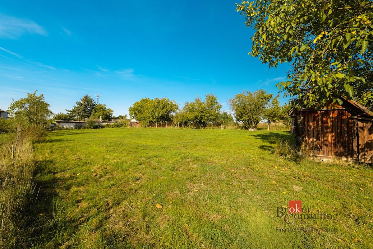 Prodej stavebního pozemku 1312 m², Pňovany – fotka 1 z 3