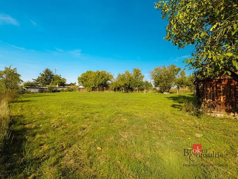 Prodej stavebního pozemku 1312 m², Pňovany – náhled fotky 1