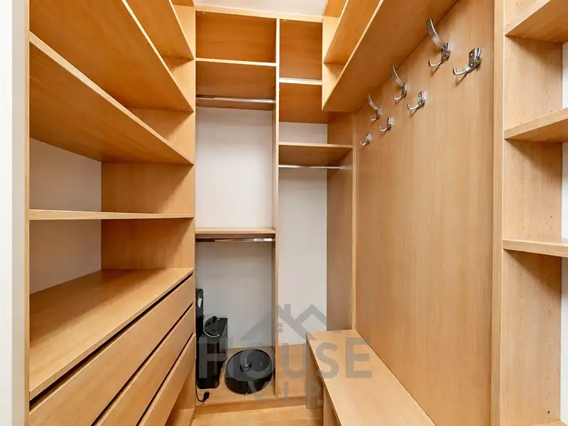 Prodej bytu 1+kk 34 m², Praha – náhled fotky 2