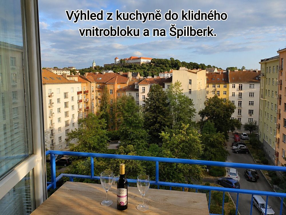 Pronájem bytu 1+1 37 m² – fotografie 2