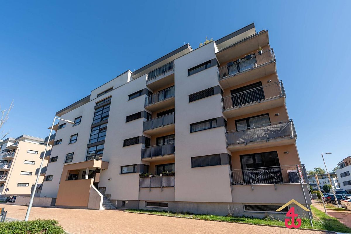 Pronájem bytu 1+kk 33 m²