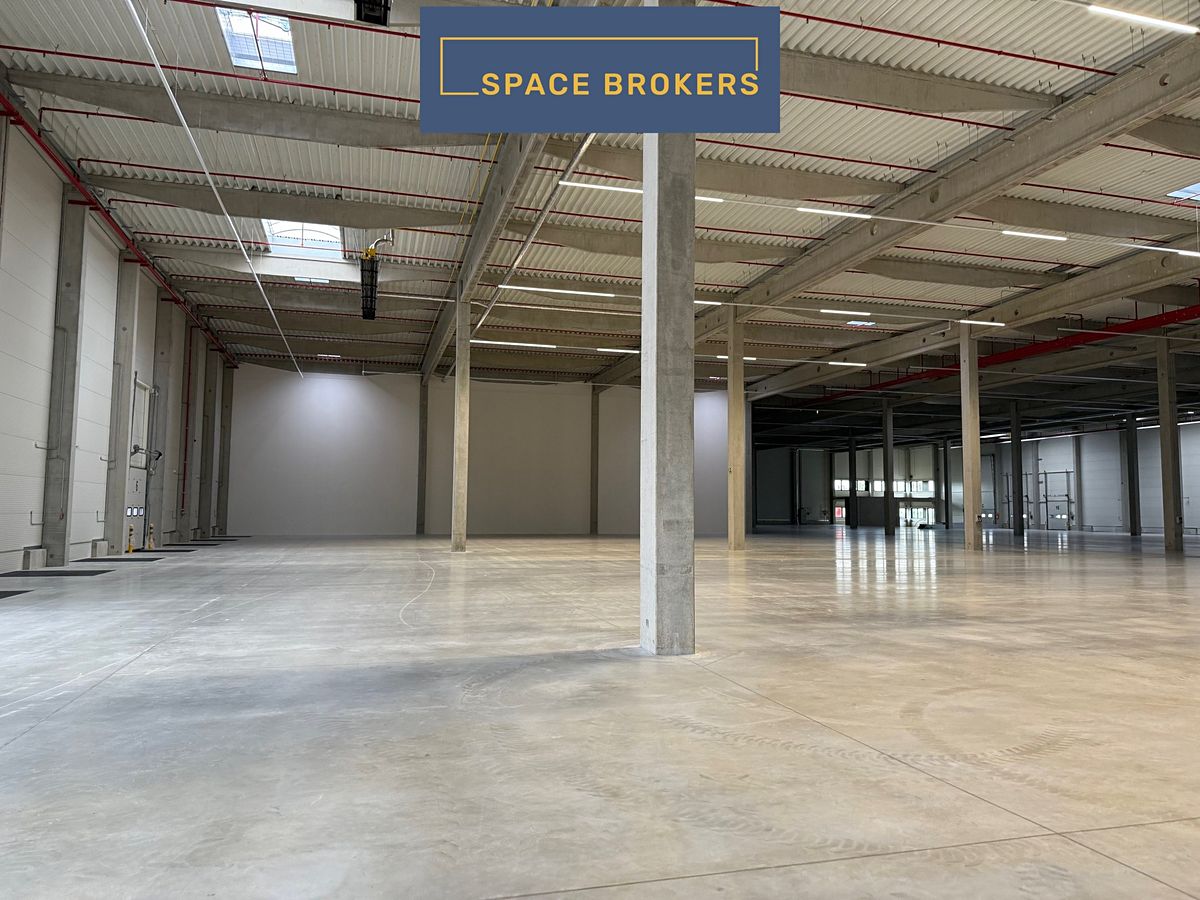 Pronájem skladového prostoru 6048 m² – fotografie 2