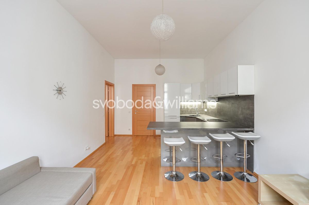 Pronájem bytu 2+kk 56 m² – fotografie 2