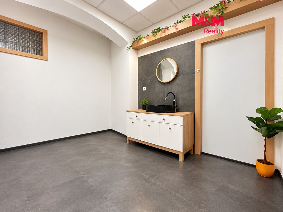 Pronájem obchodního prostoru 23 m²