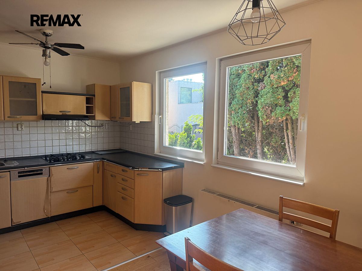 Pronájem rodinného domu 230 m², pozemek 649 m² – fotografie 5