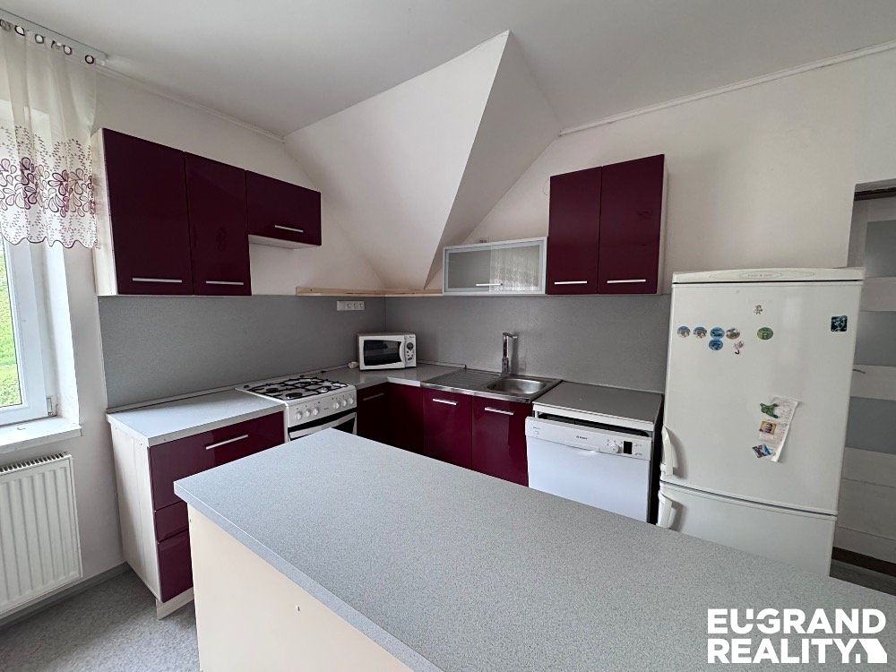 Prodej rodinného domu 260 m², pozemek 1052 m² – fotografie 3