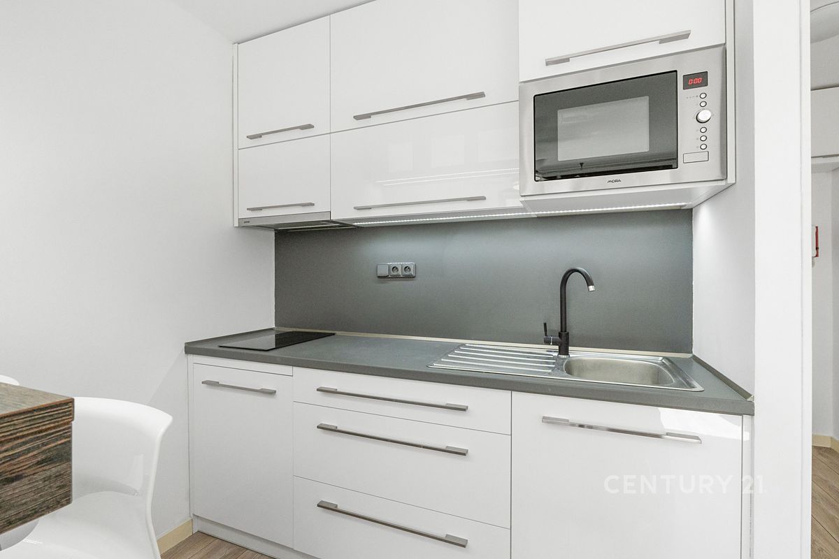 Pronájem bytu 1+kk 19 m² – fotografie 2