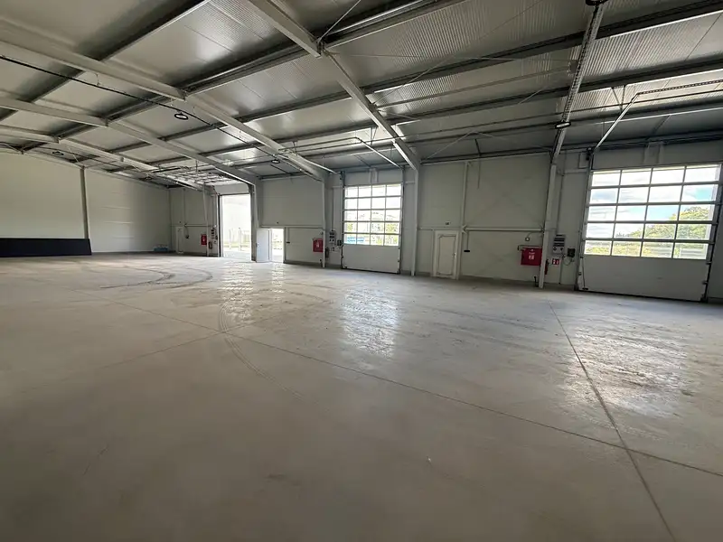 Pronájem skladového prostoru 750 m², Hořovice – náhled fotky 2