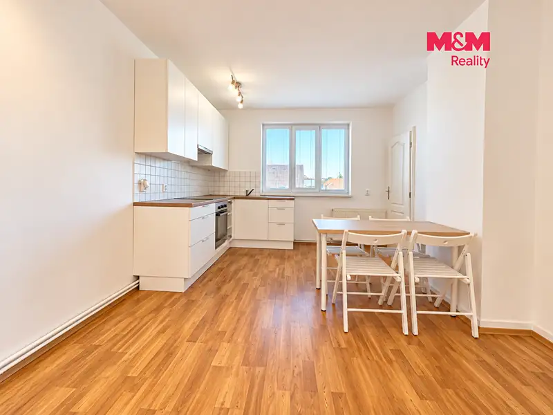 Pronájem bytu 2+1 74 m², Český Brod – náhled fotky 2