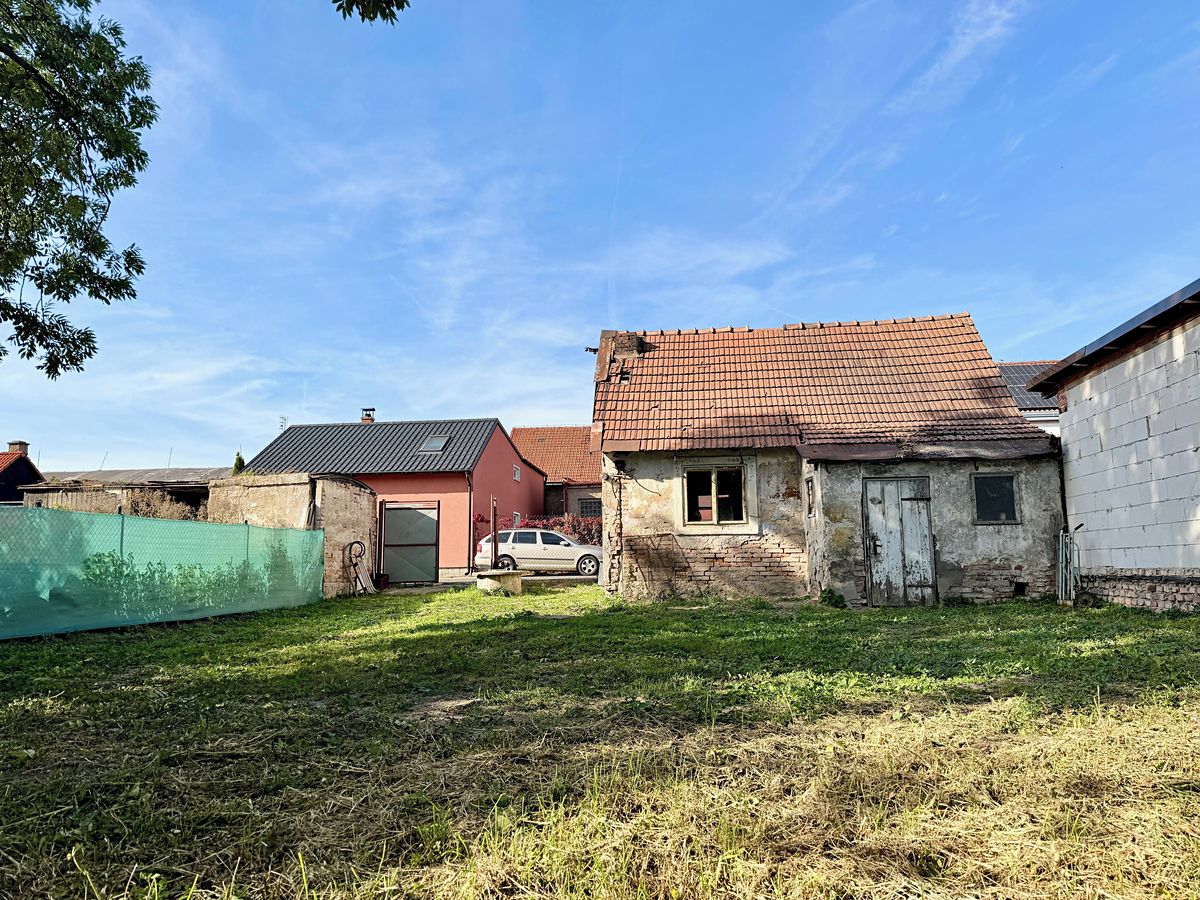 Prodej stavebního pozemku 200 m² – fotografie 4