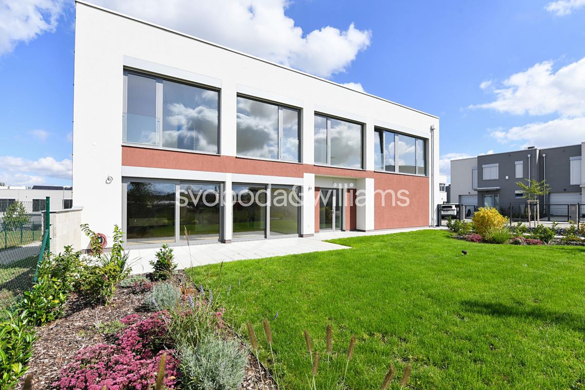 Prodej rodinného domu 225 m², pozemek 393 m², Chýně – fotka 1 z 3