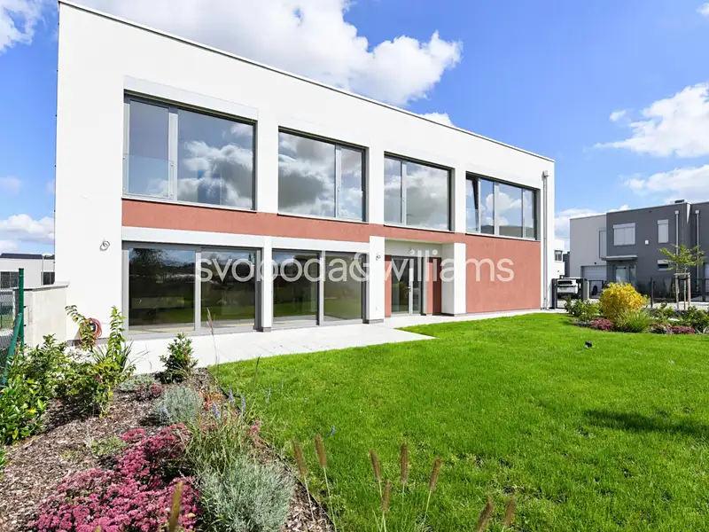 Prodej rodinného domu 225 m², pozemek 393 m², Chýně – náhled fotky 1