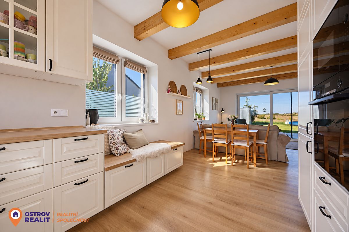 Prodej rodinného domu 188 m², pozemek 619 m² – fotografie 5