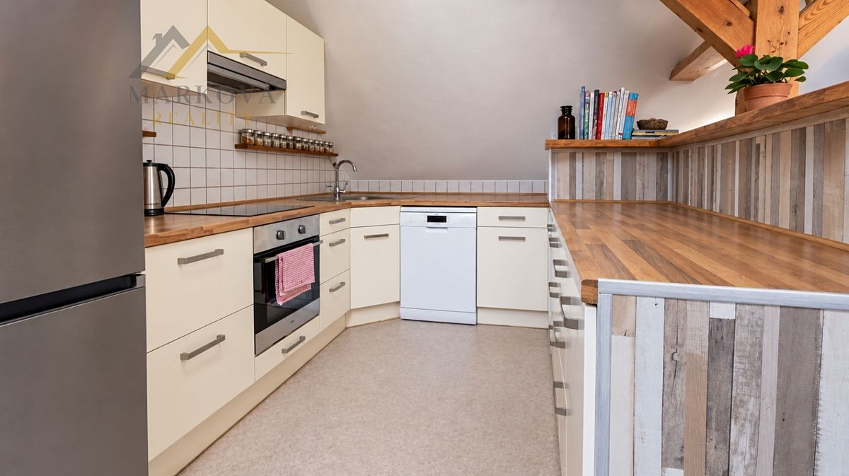 Pronájem bytu 5+kk 150 m² – fotografie 2