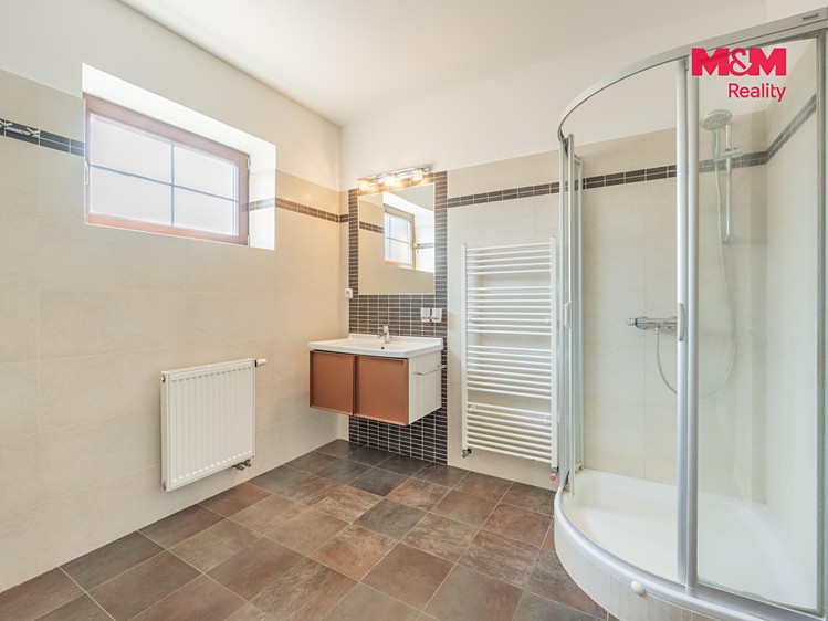 Prodej domu, 240 m² (21 z 30)