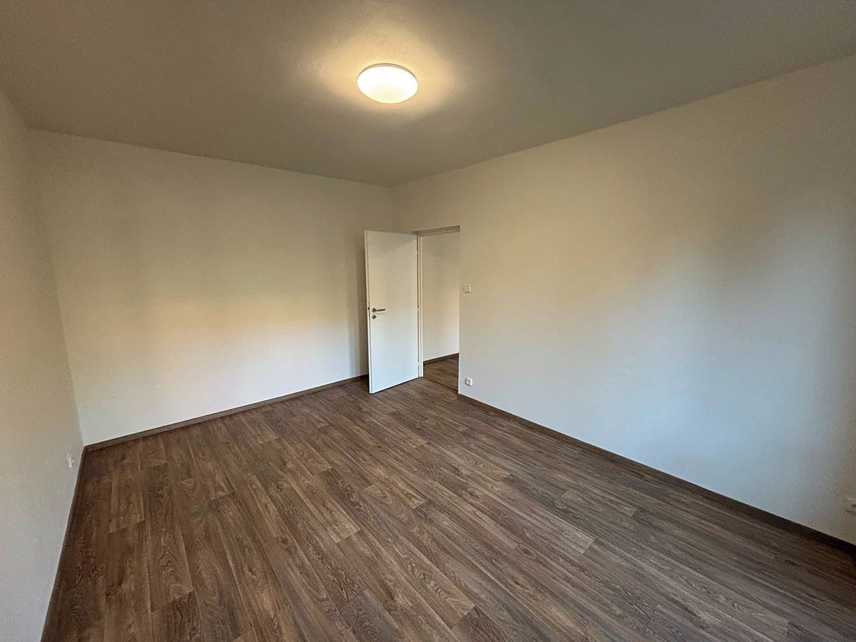 Pronájem bytu 2+1 57 m² – fotografie 3