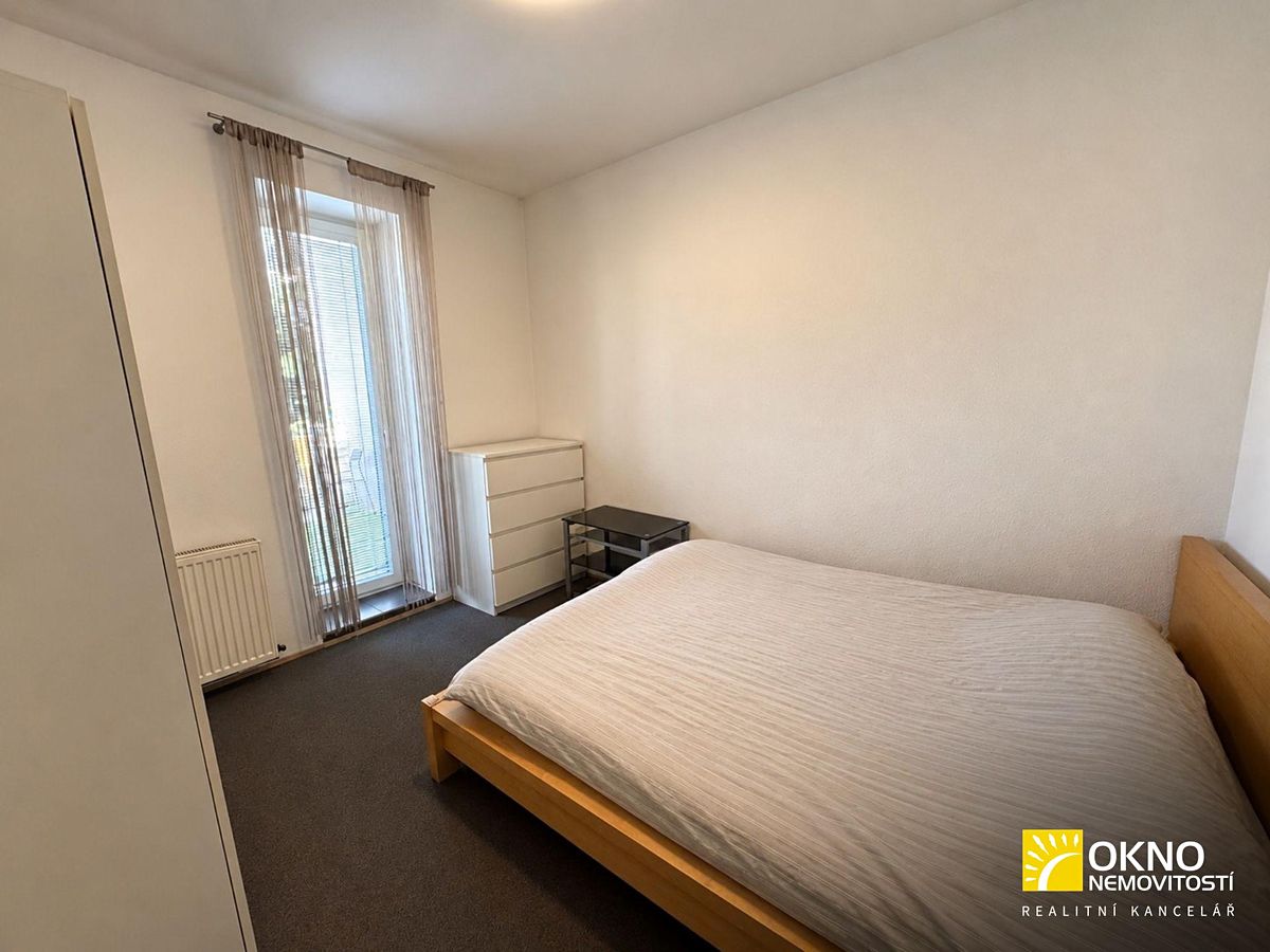 Pronájem bytu 2+kk 40 m² – fotografie 3