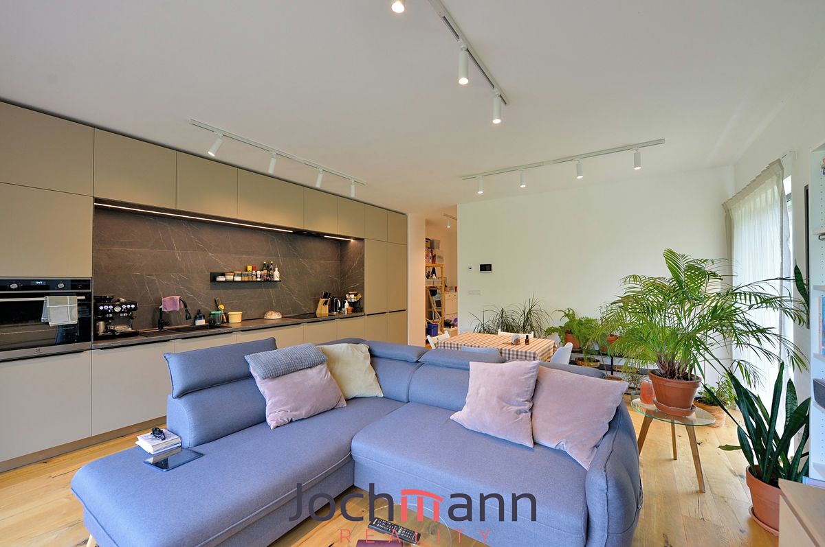 Pronájem bytu 3+kk 78 m² – fotografie 2