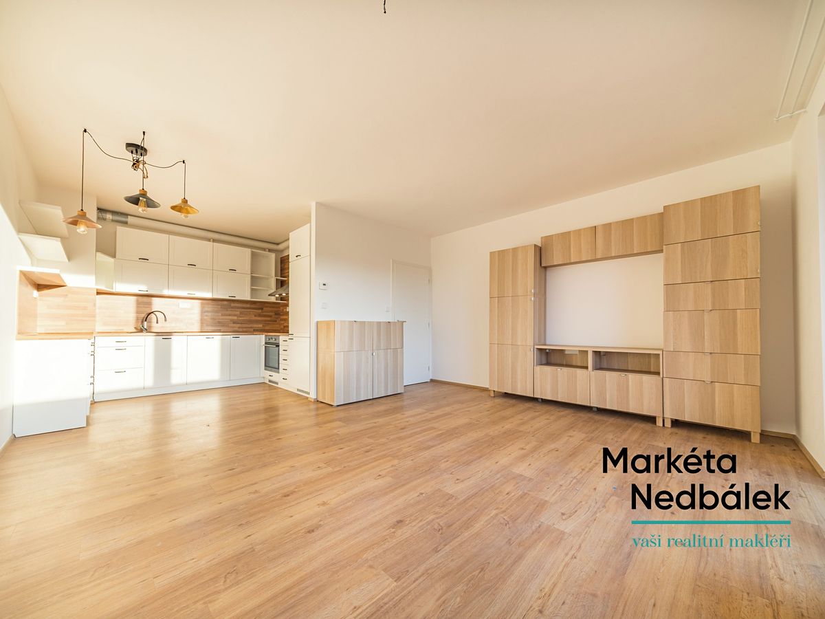 Pronájem bytu 2+kk 56 m² – fotografie 3