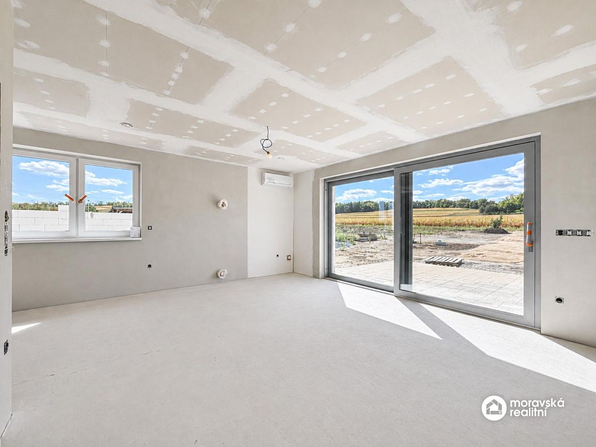 Prodej rodinného domu 171 m², pozemek 555 m² – fotografie 4
